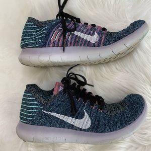 Nike Flyknit Sneakers